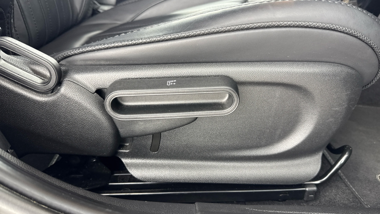 MINI Hatchback 1.5 Cooper Exclusive Premium 5dr Auto Petrol Hatchback